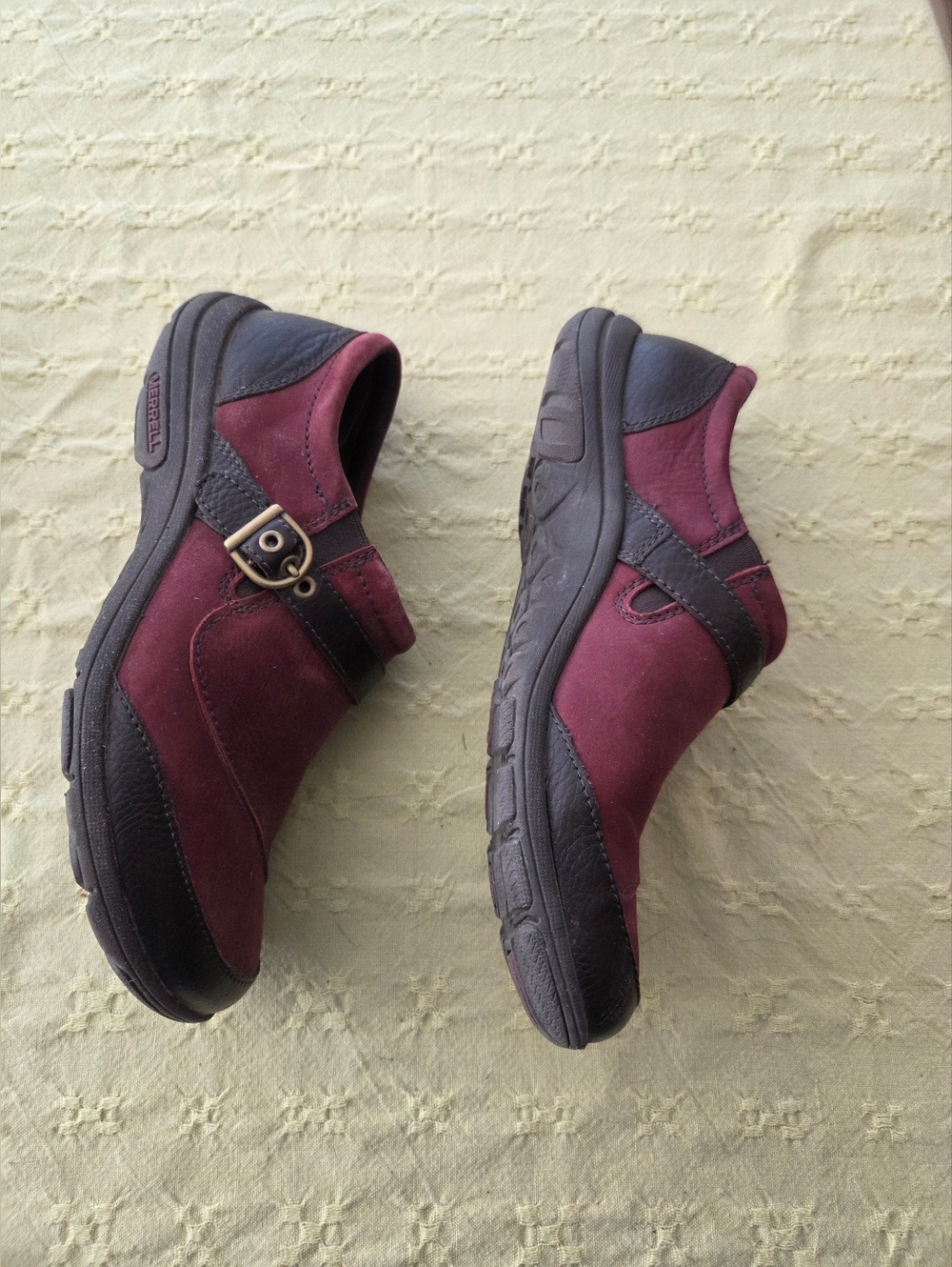 Merrell Burgundy and Black Slip-On Clogs - Picture 2 of 4